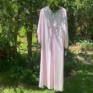 Lavender Shadowline nightgown with tags